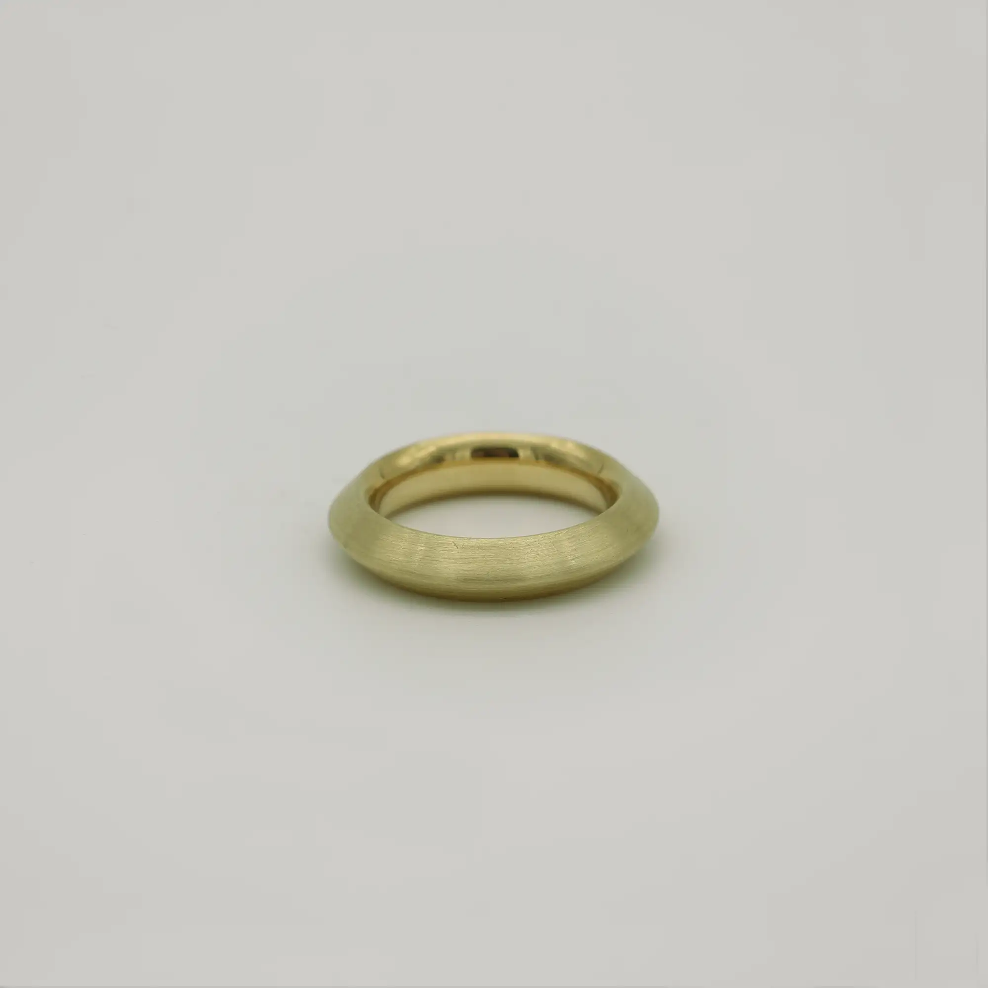 Ring Dreieck breit - Niessing - Classic Yellow - gebraucht kaufen