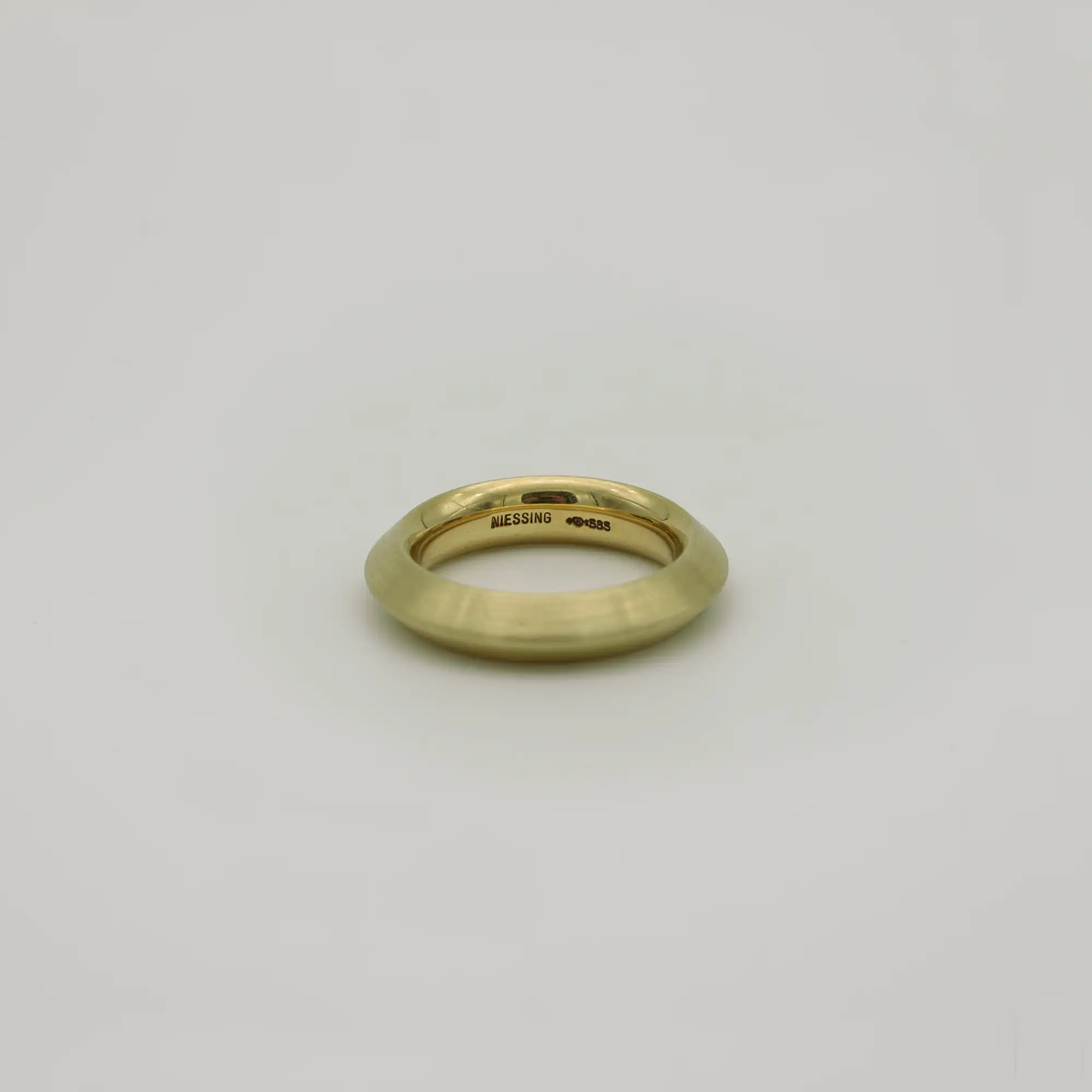 Ring Dreieck breit - Niessing - Classic Yellow - gebraucht kaufen